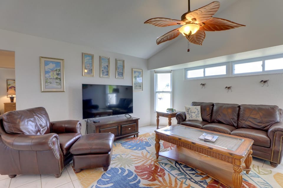 Patio & Grill! Canalfront Rotonda West Golf Escape House in Rotonda Lakes