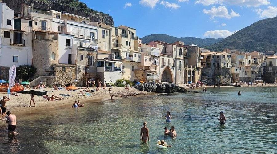Vanity Suite Bed and Breakfast in Cefalu