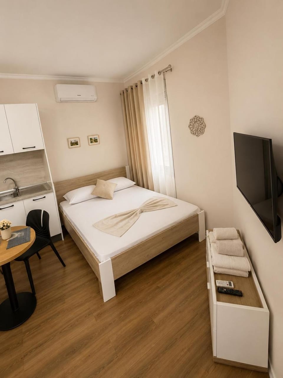 Muca Central Apartments Bed and Breakfast in Tirana