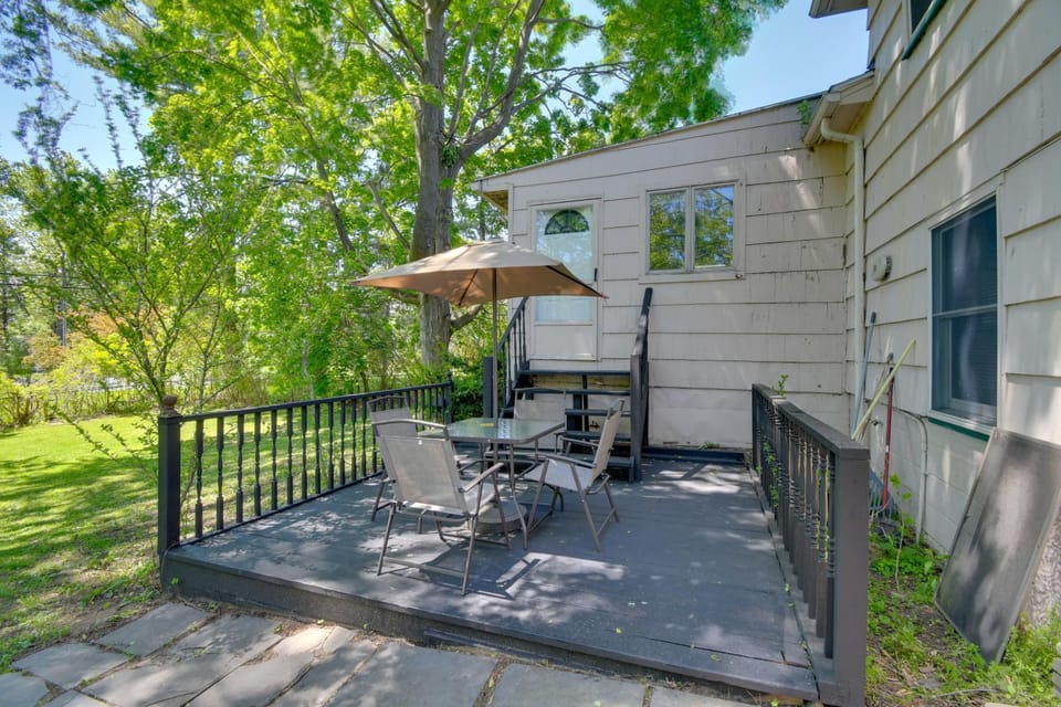 Greece Family Getaway: 2 Mi to Ontario Beach! House in New York