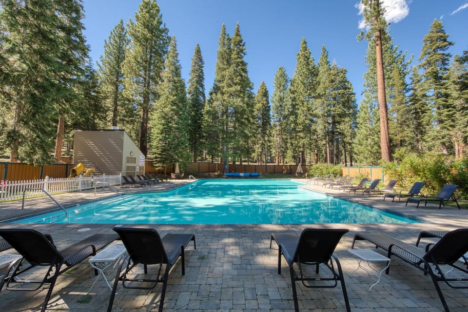 Carnelian Woods # 108 by Tahoe Getaways - Pet-Friendly 3BR with HOA Pool & Lake Access House in Lake Tahoe