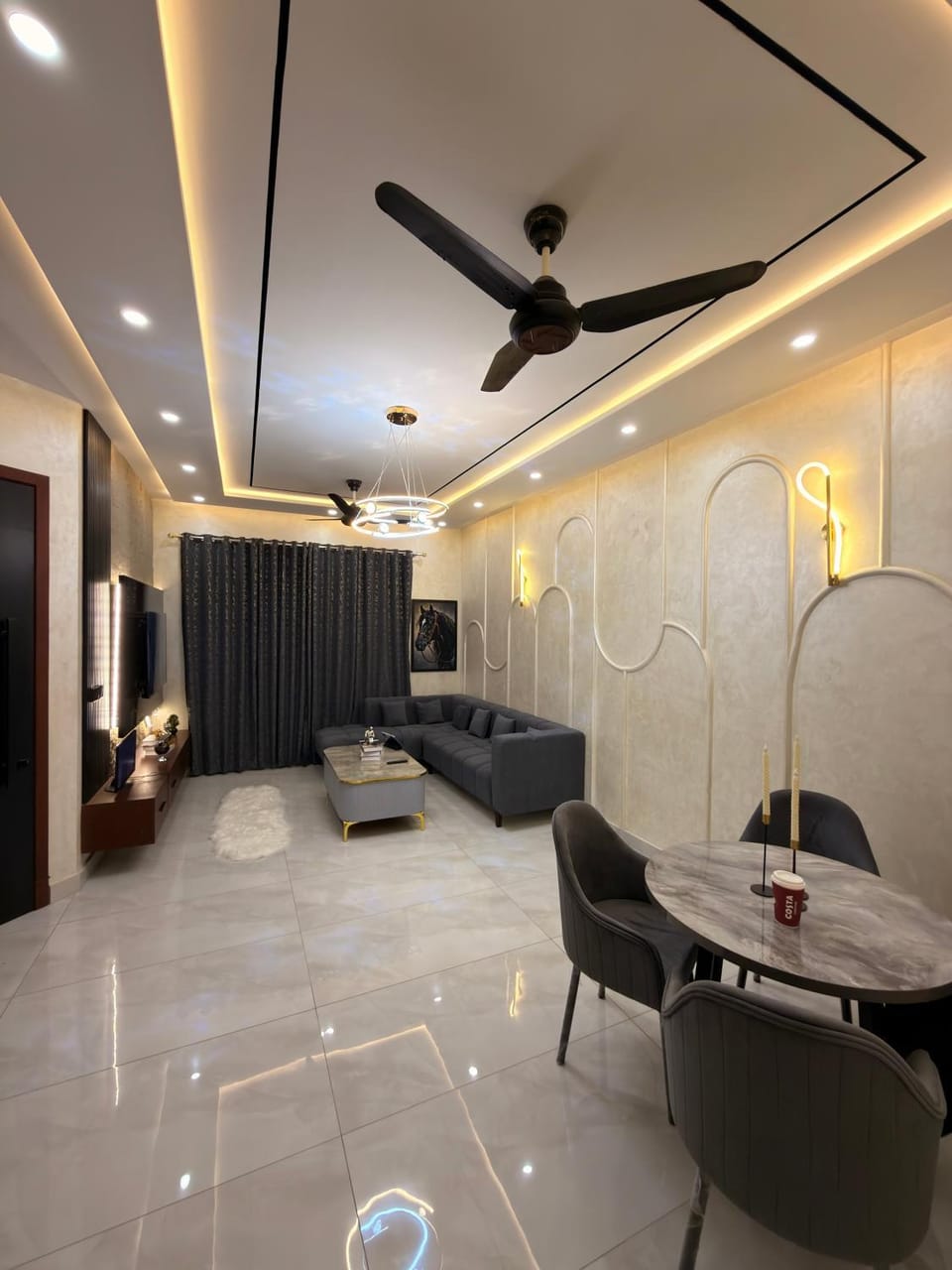 Ultra Luxurious Room in a Beautiful Villa Vacation rental in Lahore