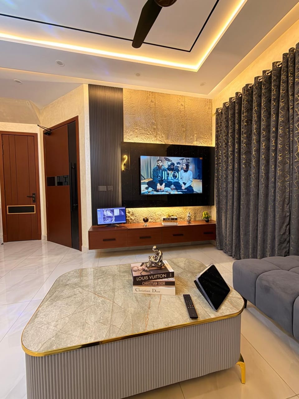 Ultra Luxurious Room in a Beautiful Villa Vacation rental in Lahore