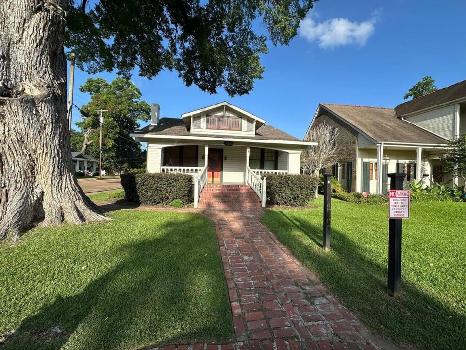 Cane River Living Speakeasy I Historic District House in Natchitoches