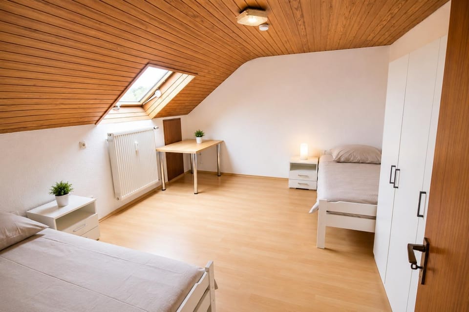 01 Sehr große 2 stöckige Wohnung mit Parkplatz Apartment in Baden-Württemberg