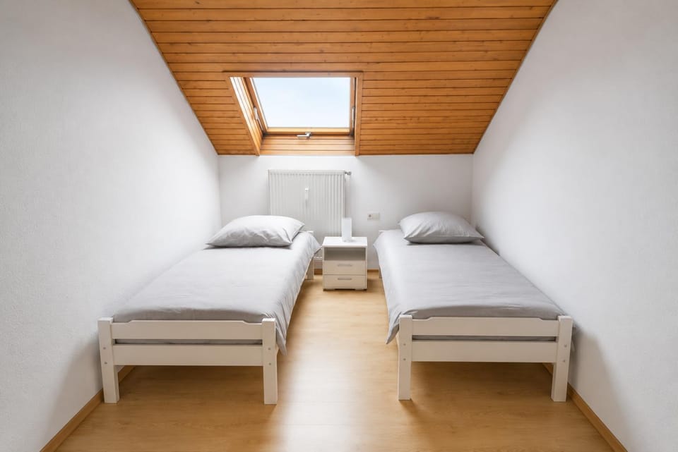 01 Sehr große 2 stöckige Wohnung mit Parkplatz Apartment in Baden-Württemberg