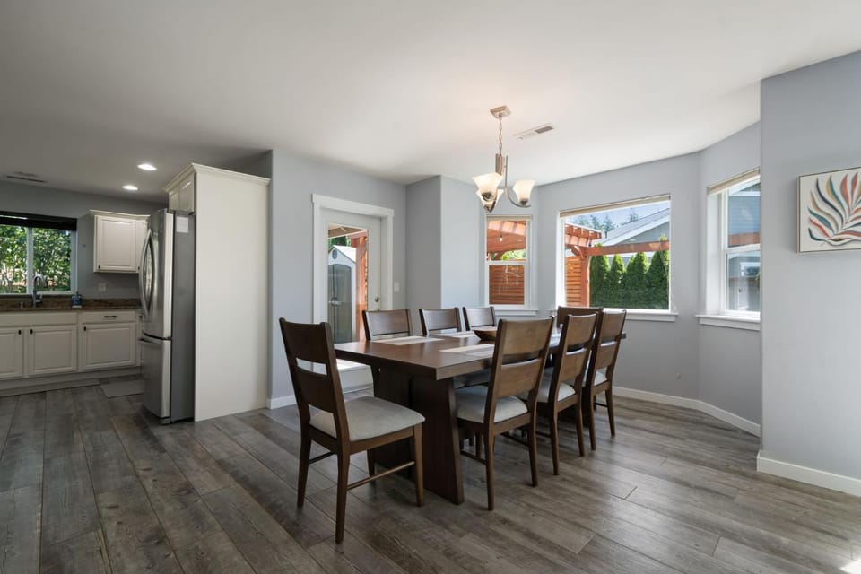 Day, Kitchen or kitchenette, Seating area, Dining area, furniture