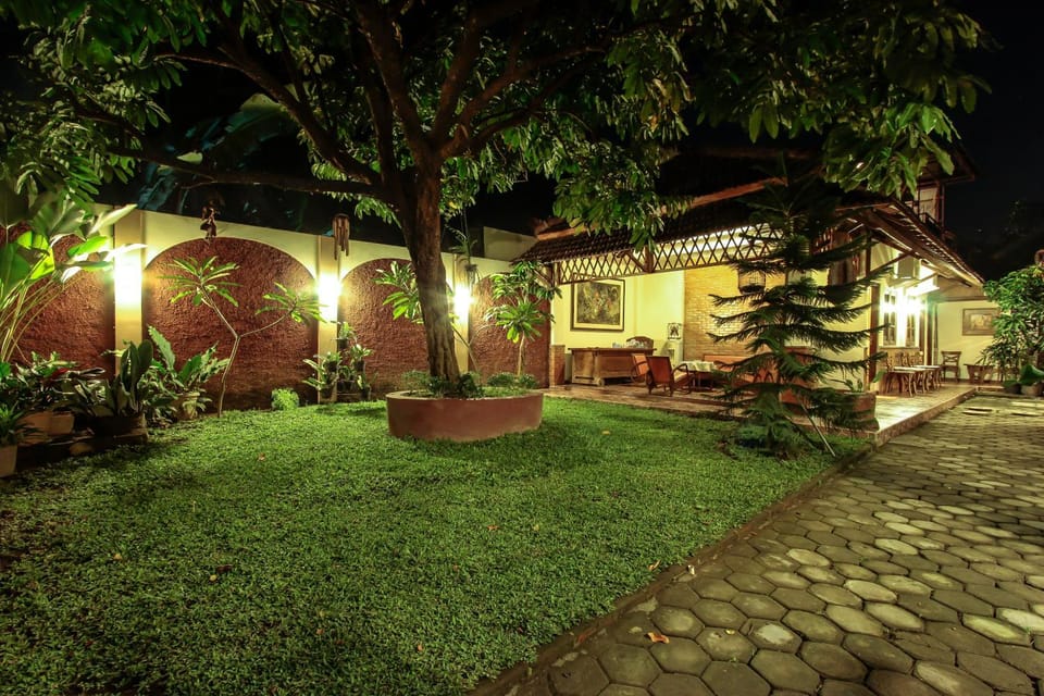 Off site, Night, Garden, Garden, Balcony/Terrace, Balcony/Terrace, Decorative detail, Garden view