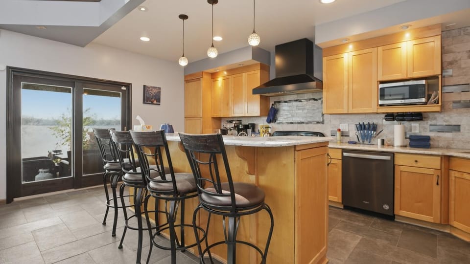 Rochester Lakeview 4BR with Firepit Sleeps 6 home House in New York