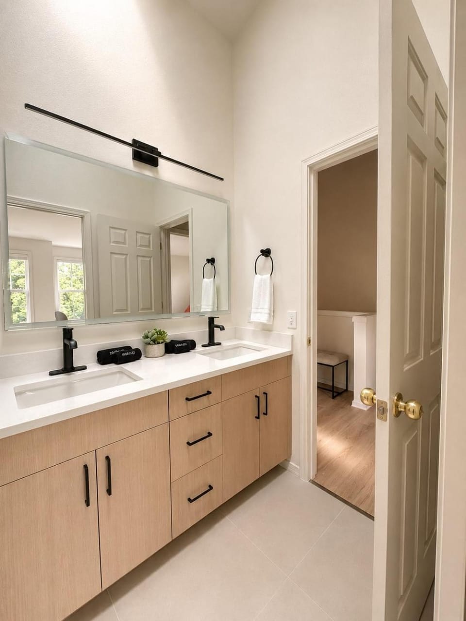 NEW Sleeps 8 Ballard Townhouse House in Magnolia Seattle