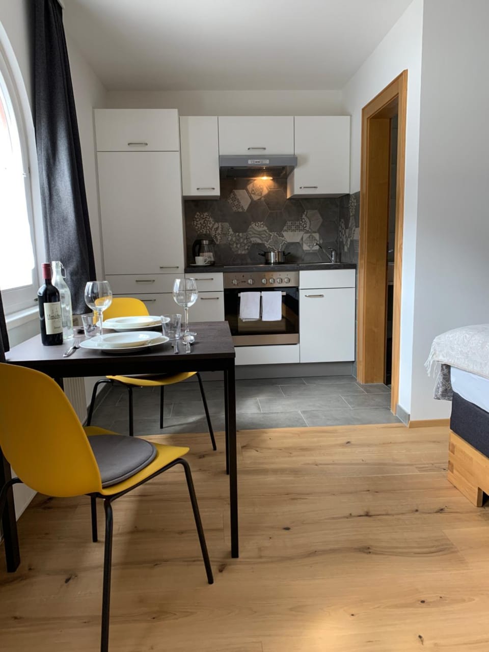Restaurant/places to eat, Kitchen or kitchenette, Dining area