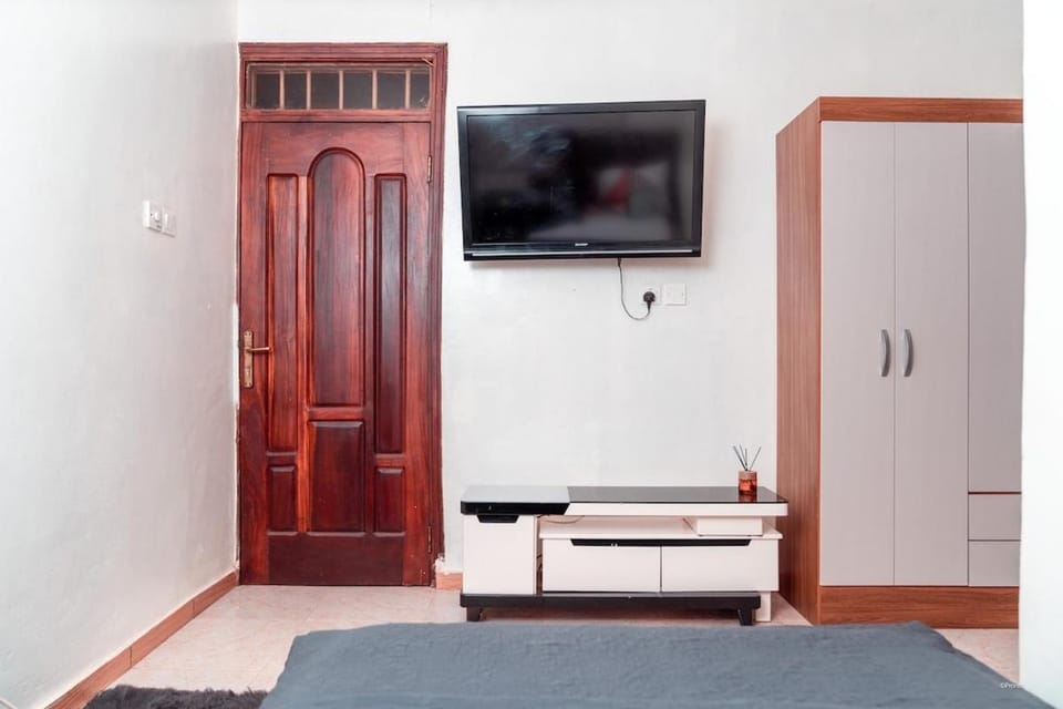 TV and multimedia, Bedroom, wardrobe
