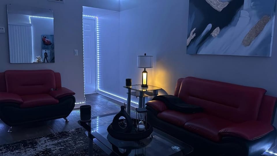 5-Min to The Battery Modern Chill Escape Apartment in Smyrna