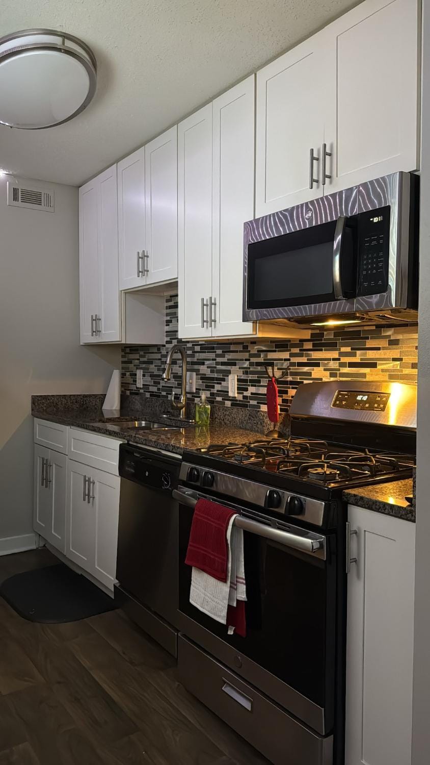 5-Min to The Battery Modern Chill Escape Apartment in Smyrna