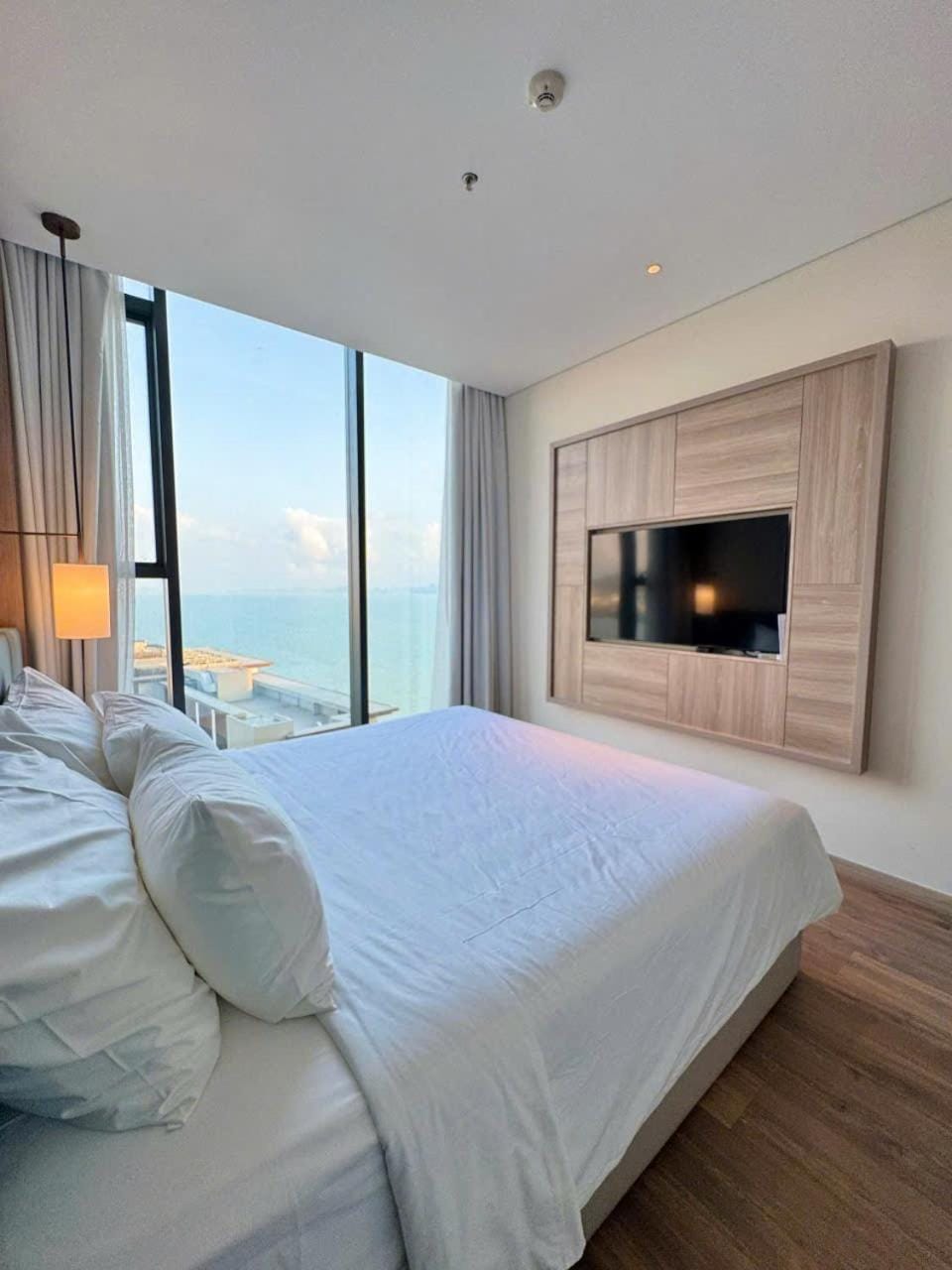 Căn hộ cao cấp 2 ngủ view biển À La Carte Apartment in Vietnam