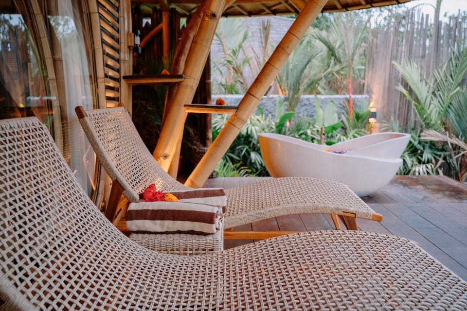 Ari's Bamboo House Sidemen - NYAN BALI Villa in Selat