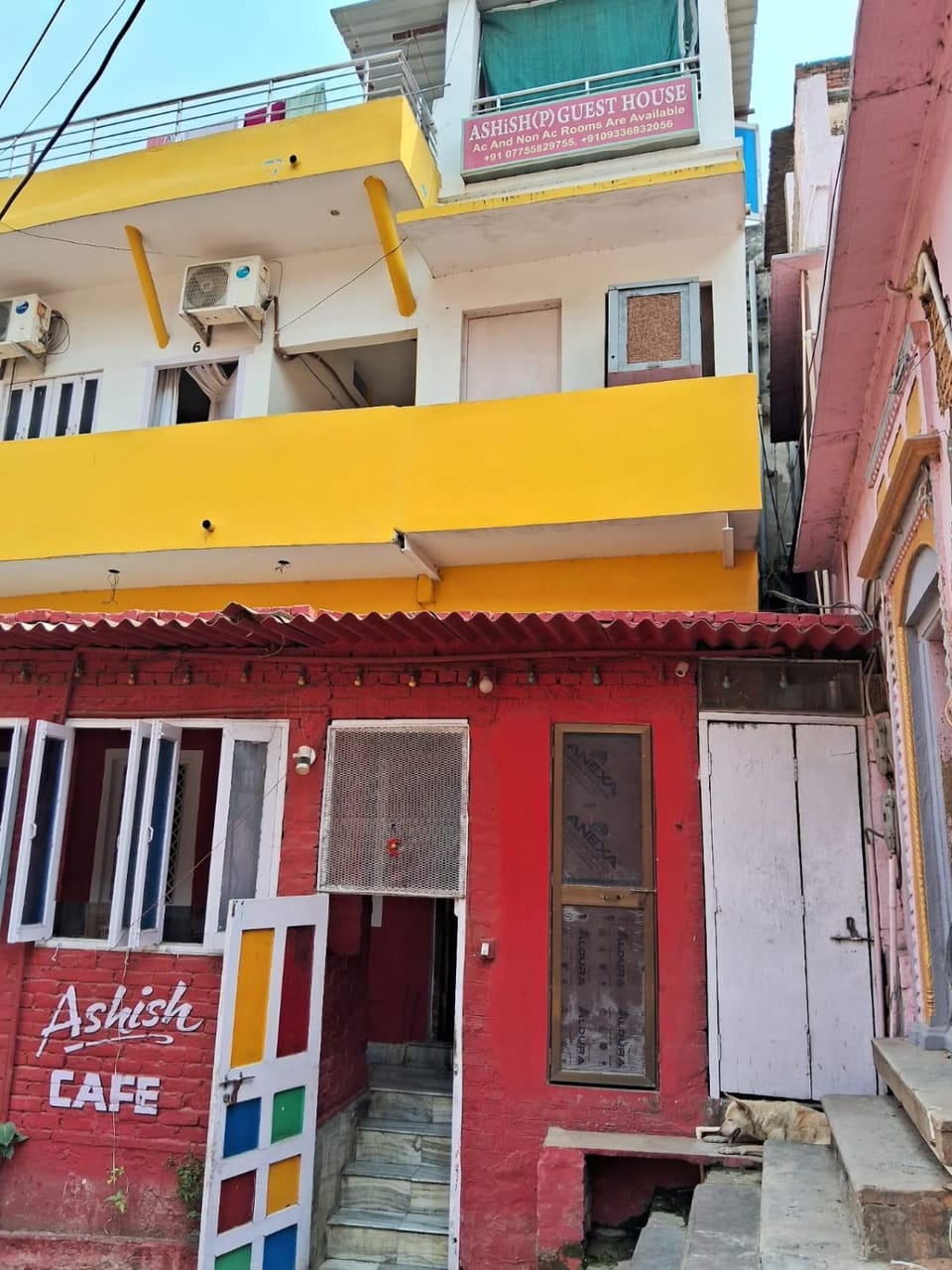 Ashish cafe Vacation rental in Varanasi