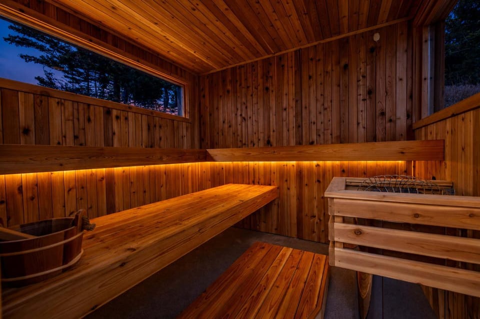 The Majestic - Elevated Views Sauna & Game Room House in Montana