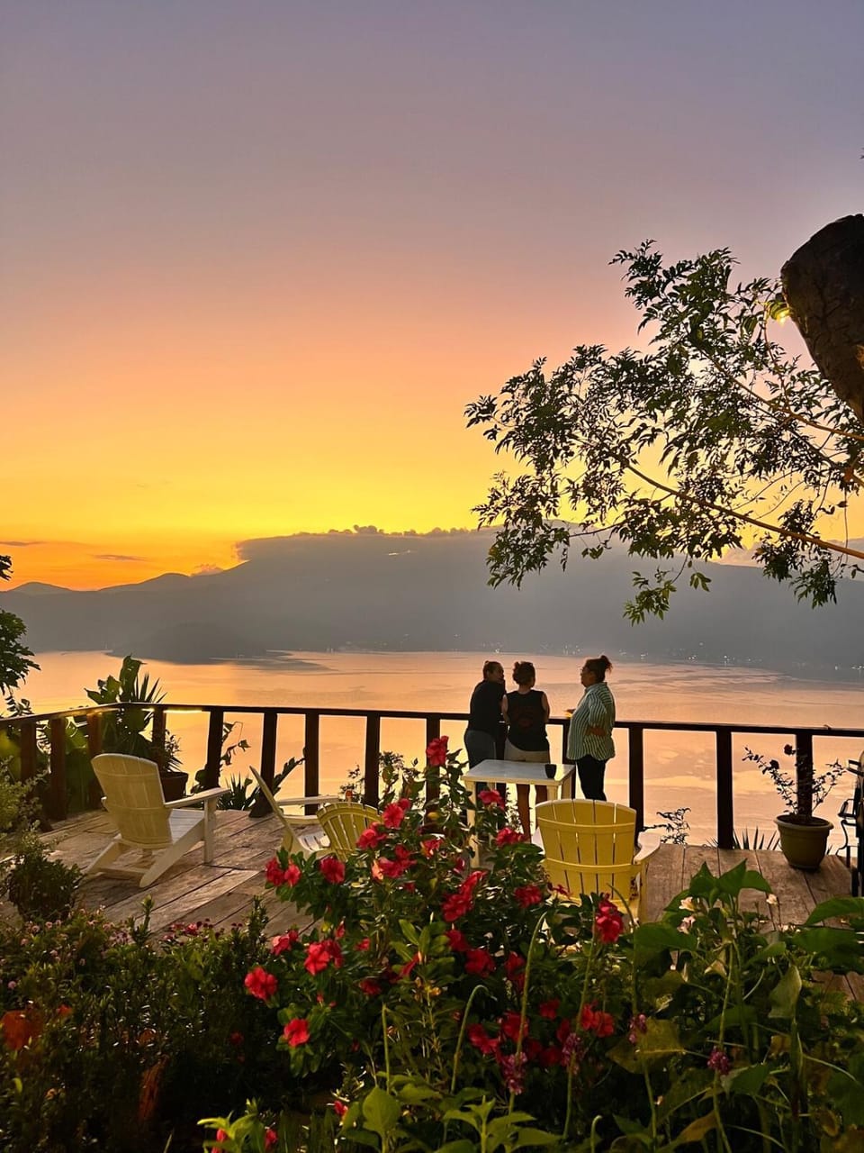 Natural landscape, View (from property/room), Balcony/Terrace, Lake view, Mountain view, Sunset