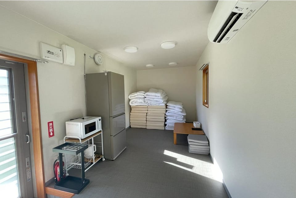 Photo of the whole room, furniture, air conditioner