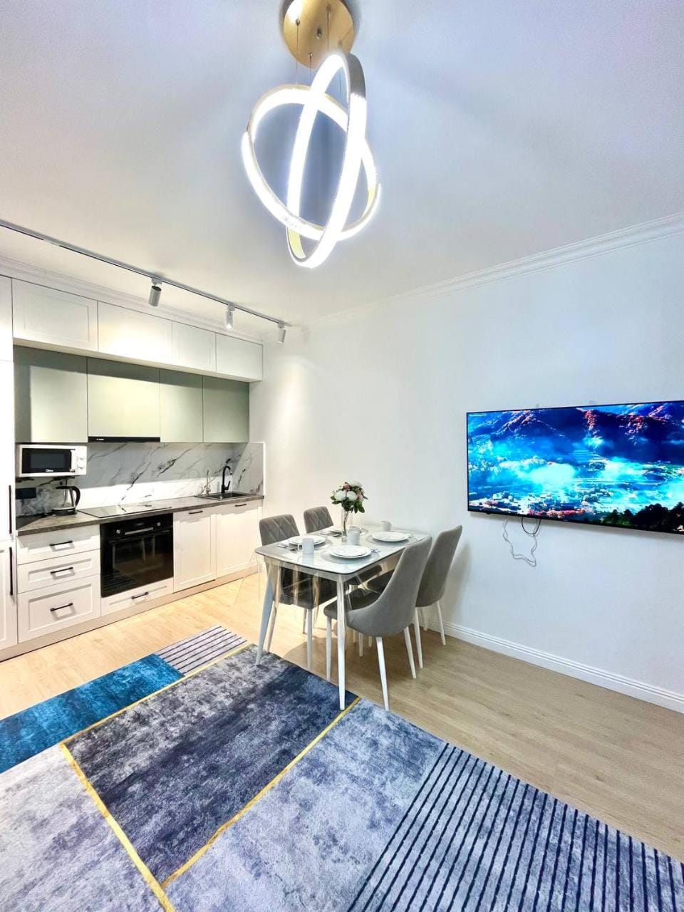 TV and multimedia, Kitchen or kitchenette, microwave, kitchen