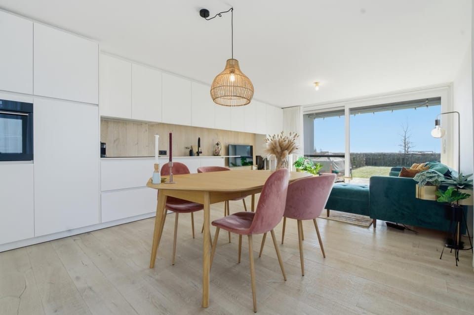 Living room, Seating area, Dining area, kitchen