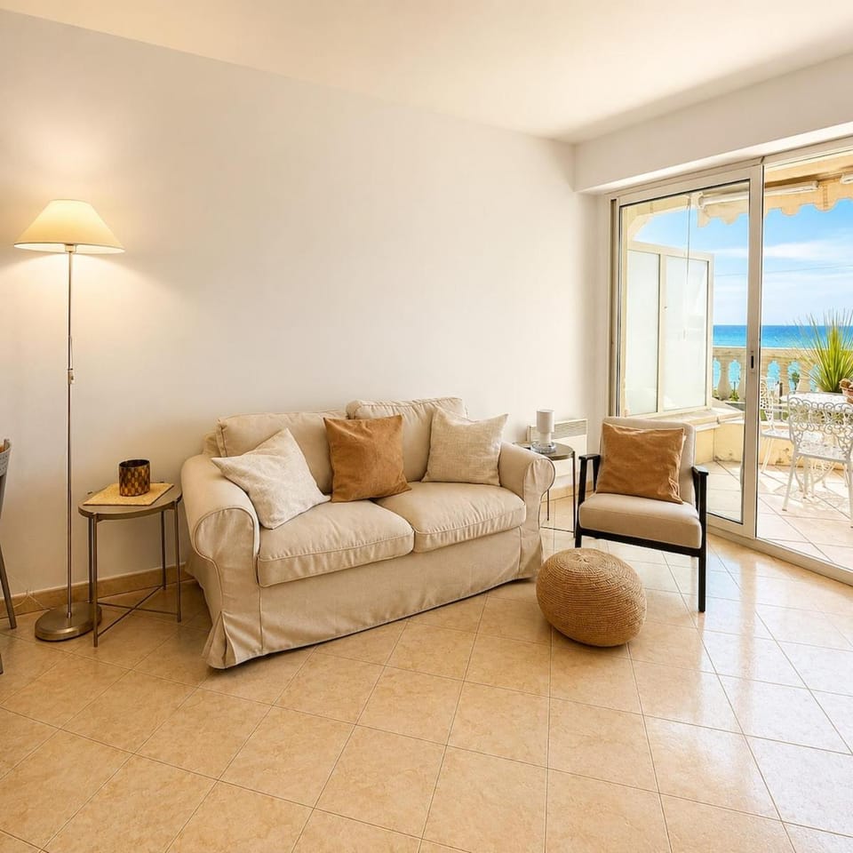 Elegante Bilocale con terrazza sul mare Mentone Apartment in Menton