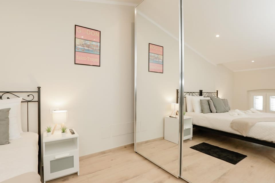 Bedroom, wardrobe