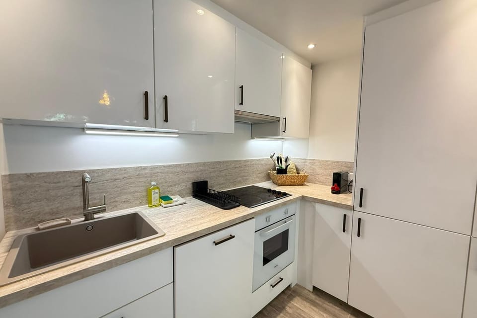 Terrasse & Calme 8 min mer Garage privé Apartment in Antibes