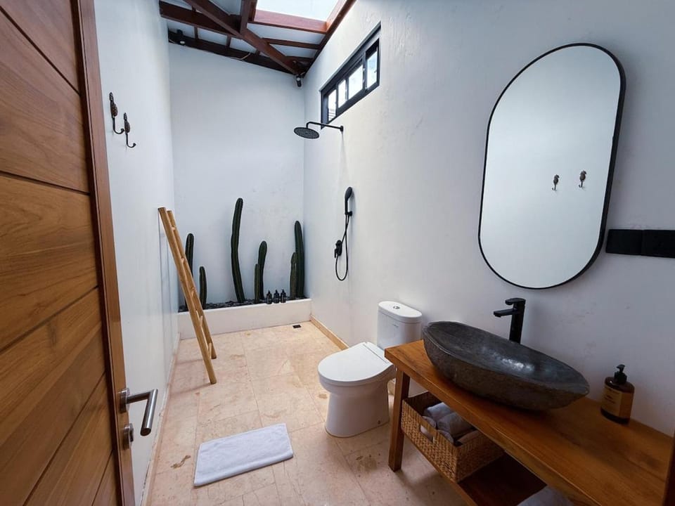 Bingin 2BR Run Surf Pool Walk to Dreamland Villa in Bali