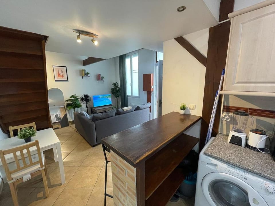 Cozy house on the outskirts of Paris Apartment in Aubervilliers