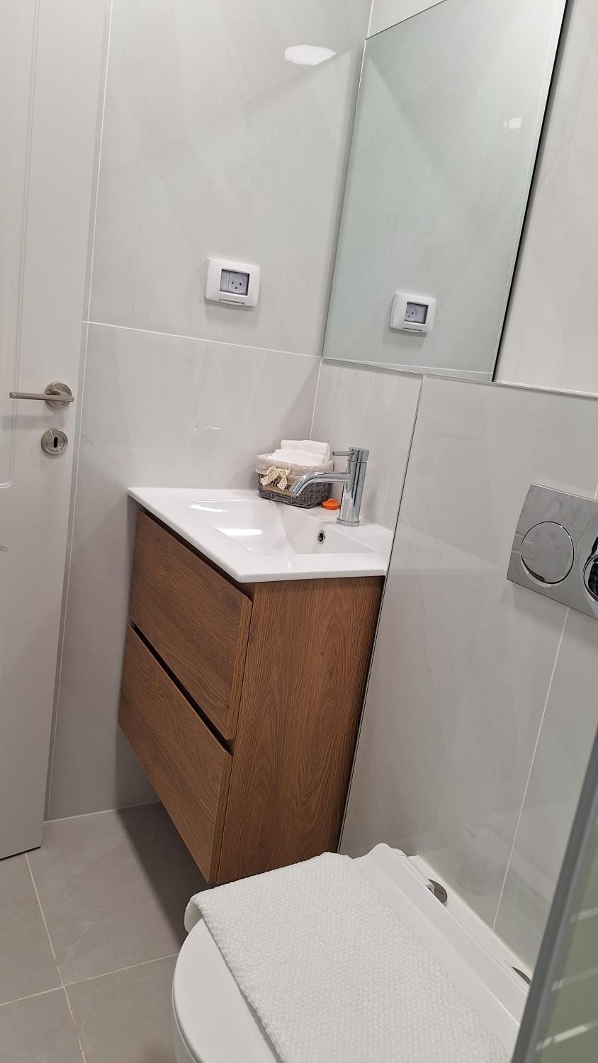 Toilet, Bathroom