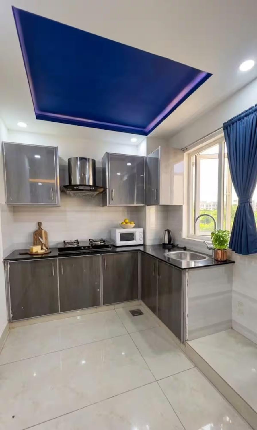 Kitchen or kitchenette, Communal kitchen, microwave