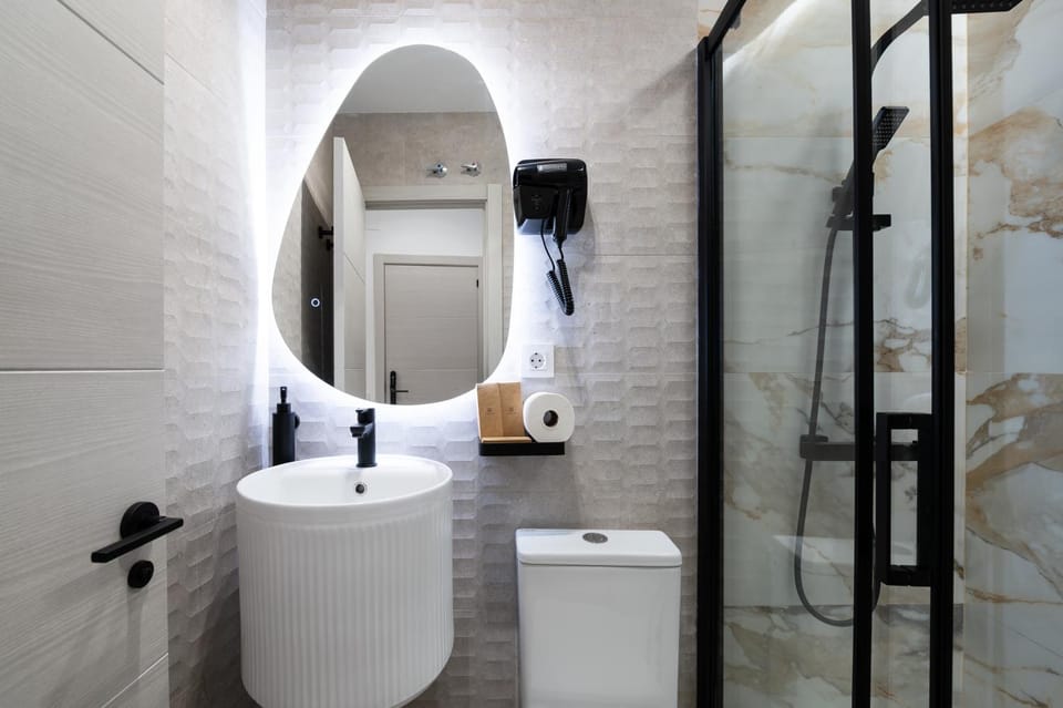 Shower, Toilet, Bathroom