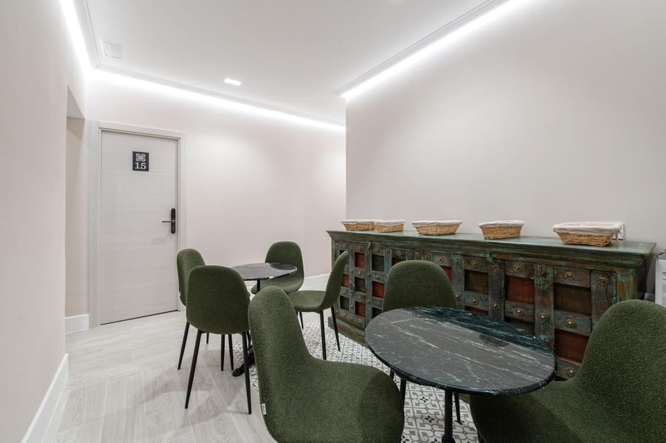 Living room, Seating area, Dining area