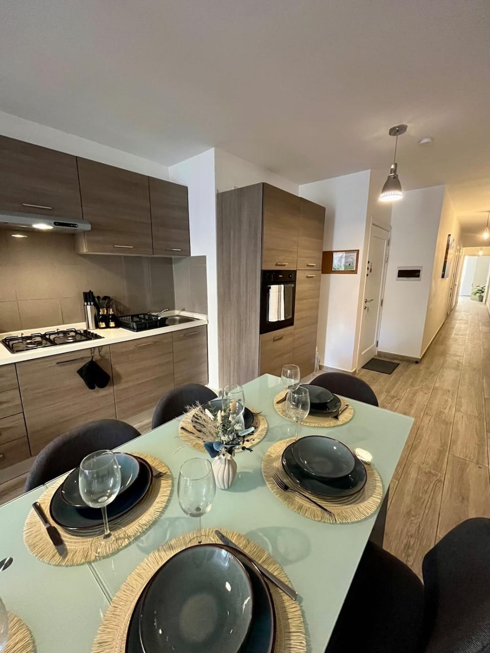 Dining area, kitchen