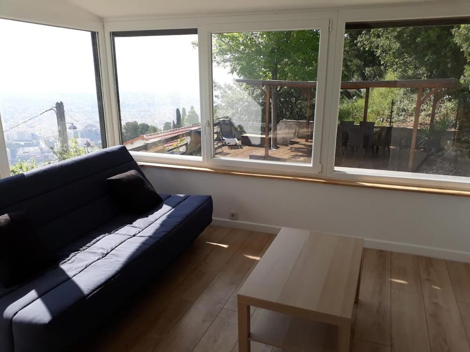 Maison et jardin sur les hauteurs de Nice House in Nice