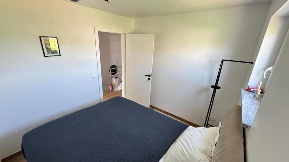 Bedroom, internet, air conditioner