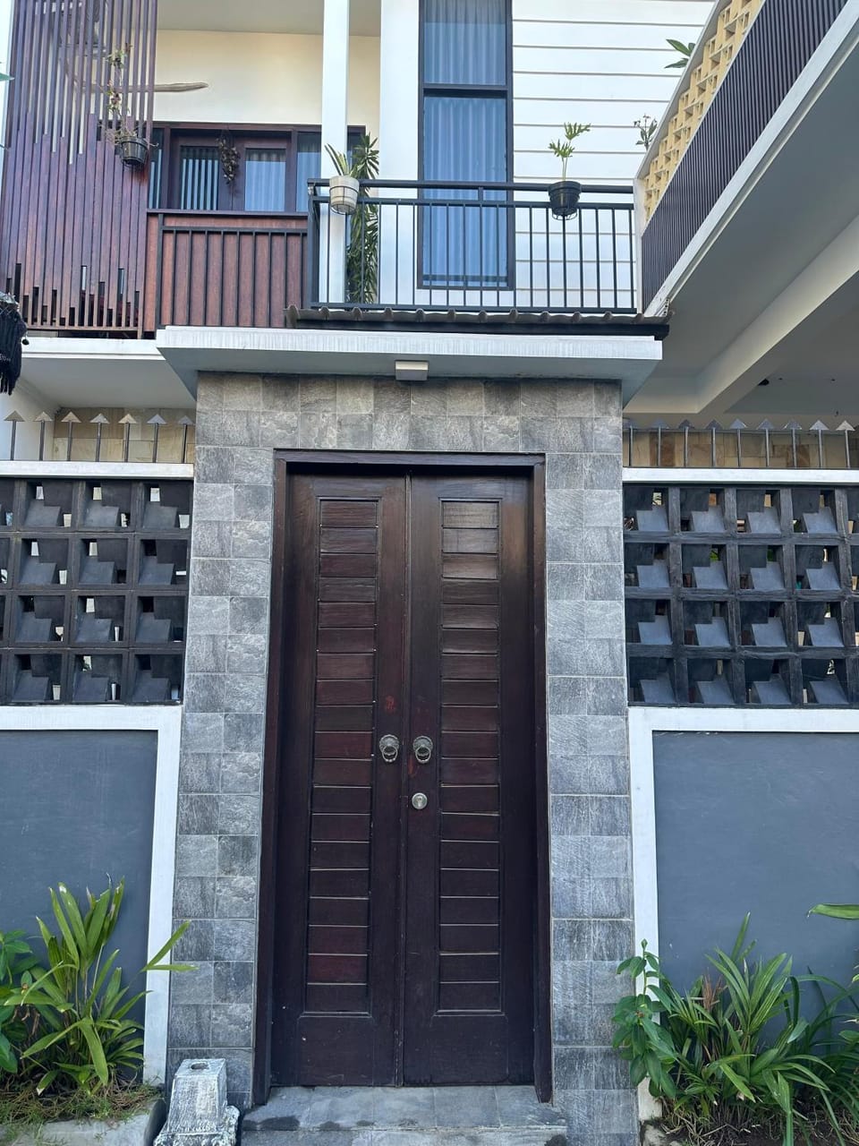 Facade/entrance