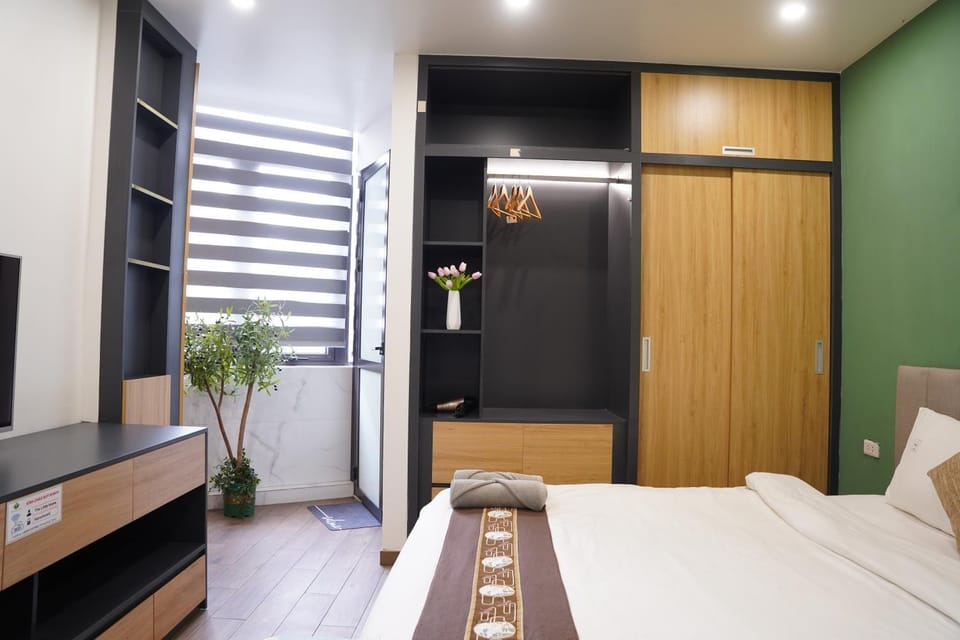 Bed, Photo of the whole room, wardrobe