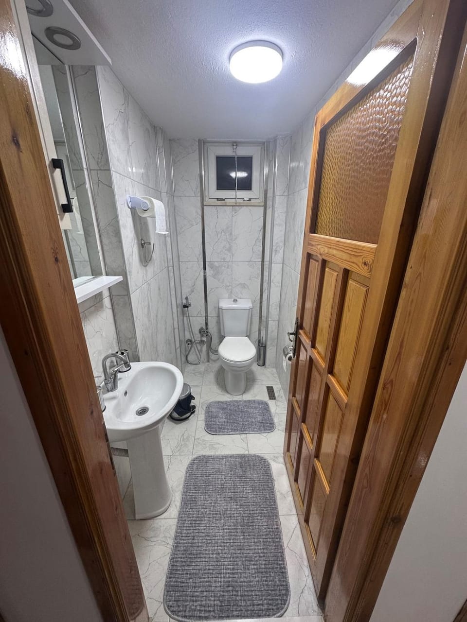 Toilet, Bathroom, towels