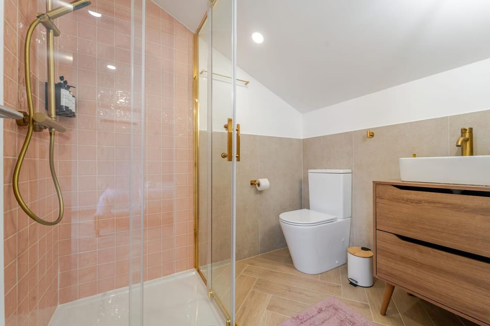 Shower, Toilet, Bathroom