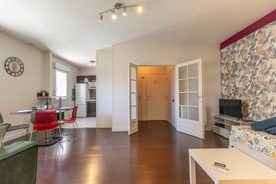 Communal lounge/ TV room, Living room