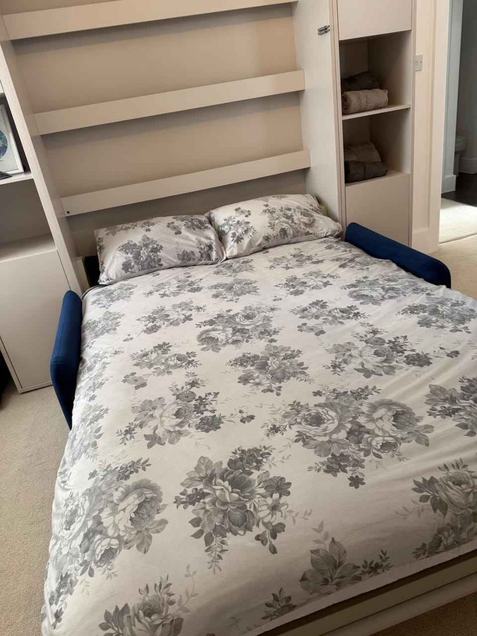 Christchurch sleeps four Central convenient location few mins from beaches and amenities House in Christchurch