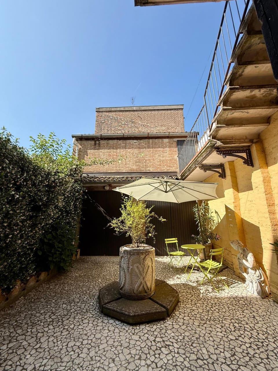 Patio, Day, Garden, Garden view
