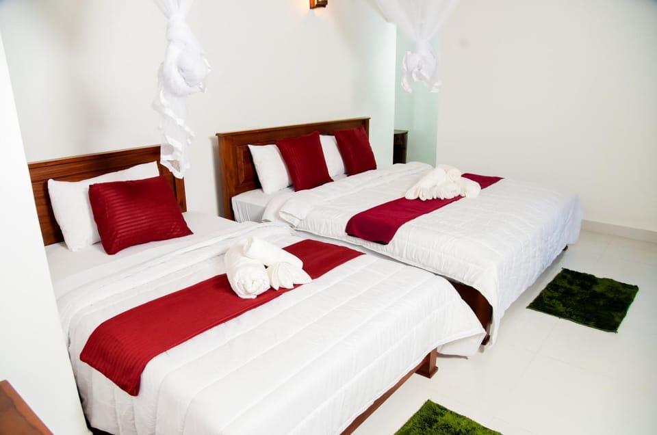 Bed, Bedroom, towels