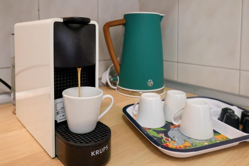 Coffee/tea facilities, kitchen