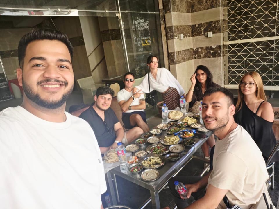 Food and drinks, Food, Breakfast, group of guests