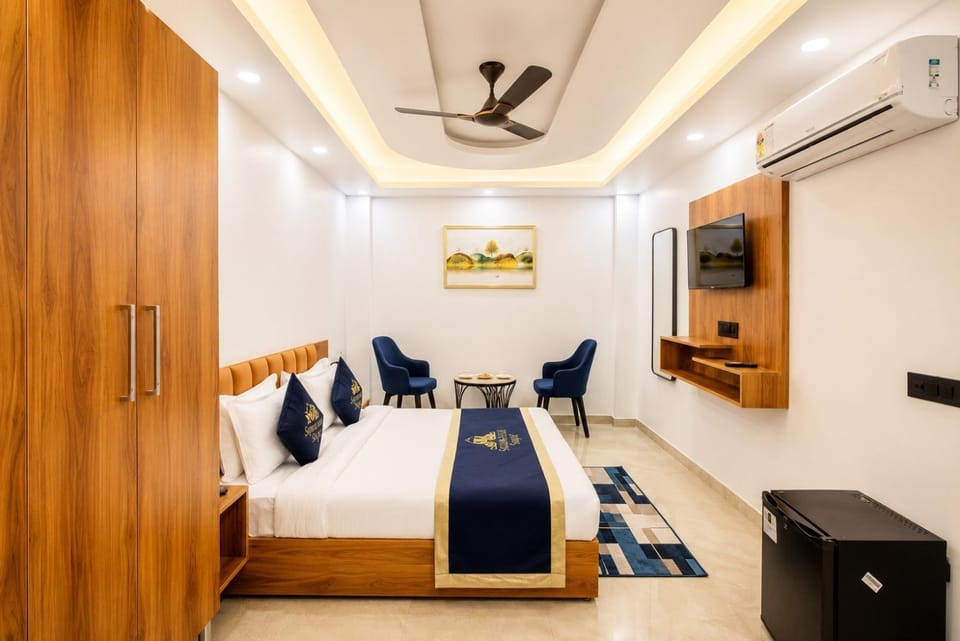 Photo of the whole room, Seating area, air conditioner