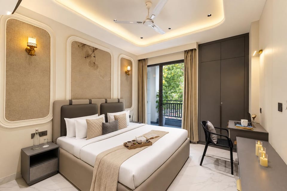 Bed, Photo of the whole room, towels
